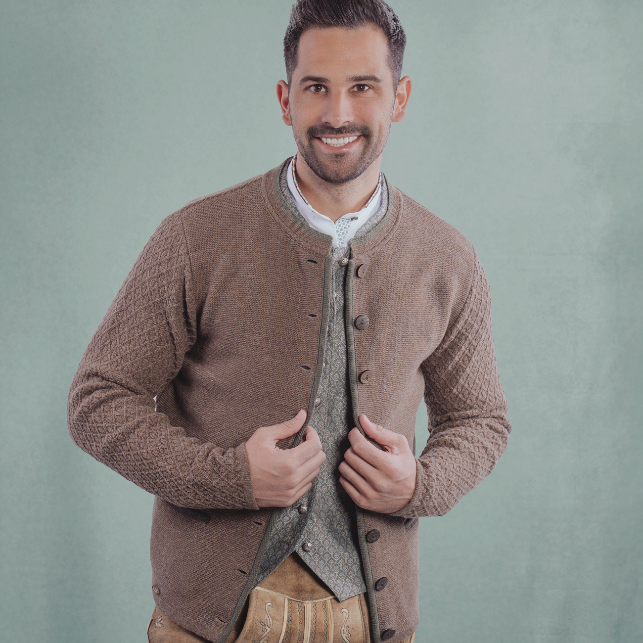 Herren Strickjacken Kategorie quadratisch 1300px Hubermode & Tracht