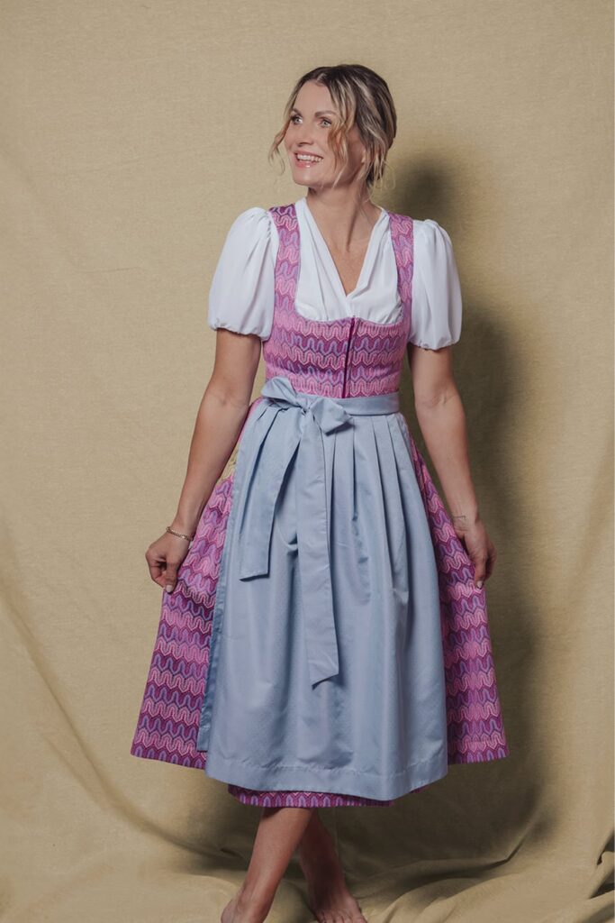 06 Huber Bildbearbeitung 1300px dirndl fur frauen4.jpg