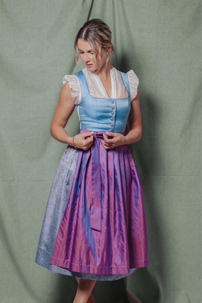 06 Huber Bildbearbeitung 1300px dirndl fur frauen6.jpg