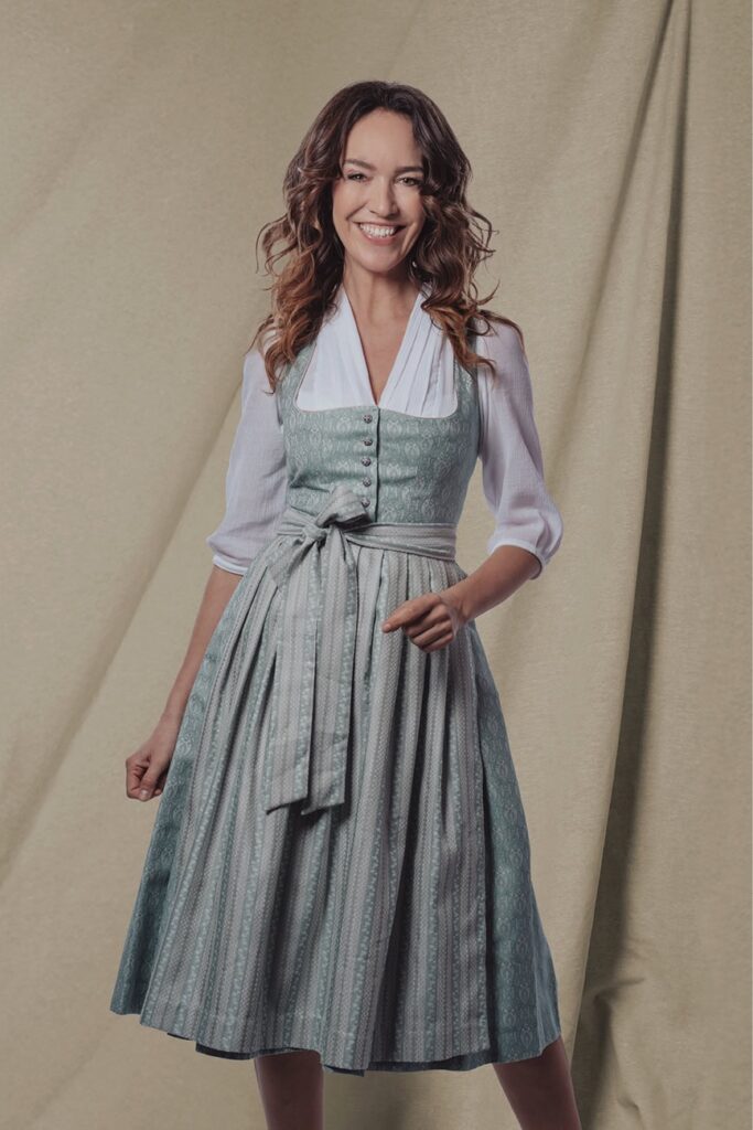 Dirndl Kollektion Huber Mode tracht 2.jpg