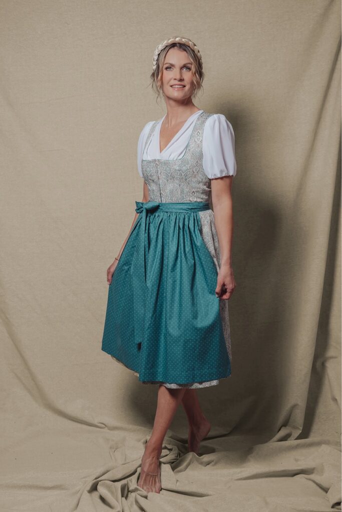 Dirndl Kollektion Huber Mode tracht 4.jpg