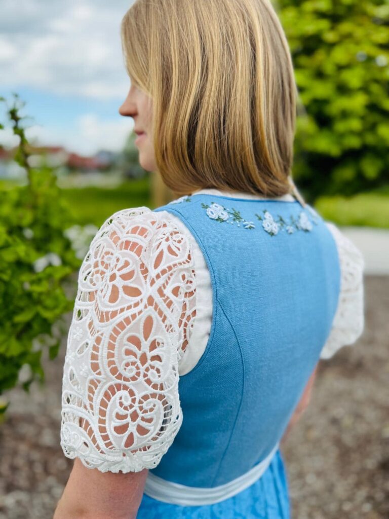 Rosalie Dirndl Huber Mode Tracht 2.jpg