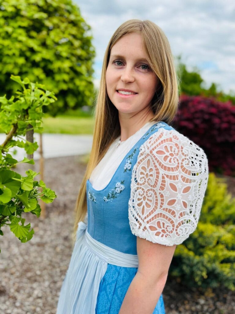Rosalie Dirndl Huber Mode Tracht 3.jpg