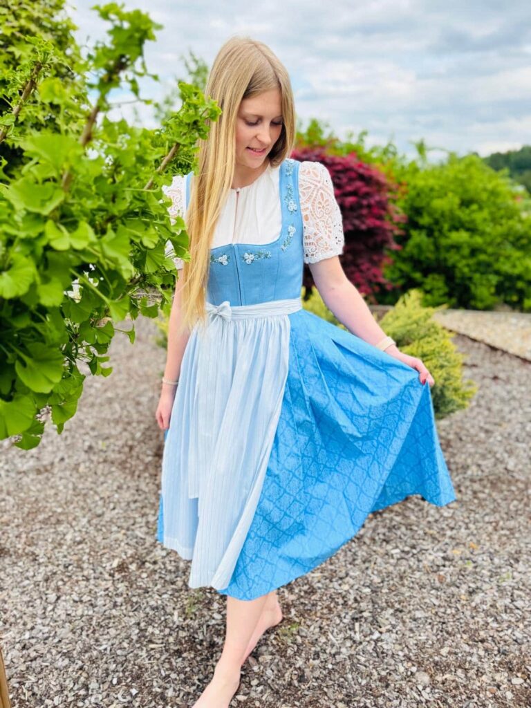 Rosalie Dirndl Huber Mode Tracht 4.jpg